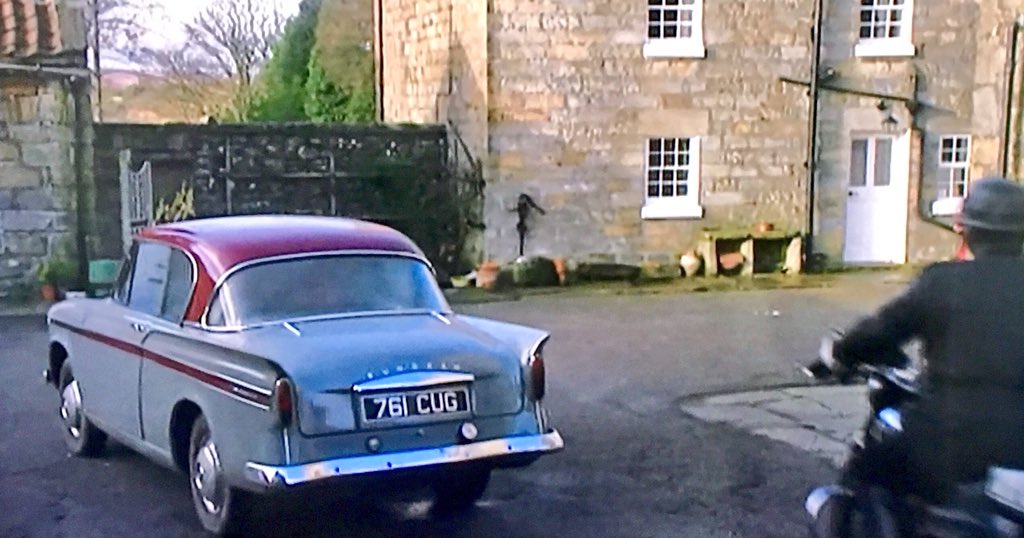 TvHeartbeat's tweet image. Doctor’s choice... #AustinA40 #SunbeamRapier #TriumphHerald #CitroenDSSafari - all quite different choices but suited their characters ❤️