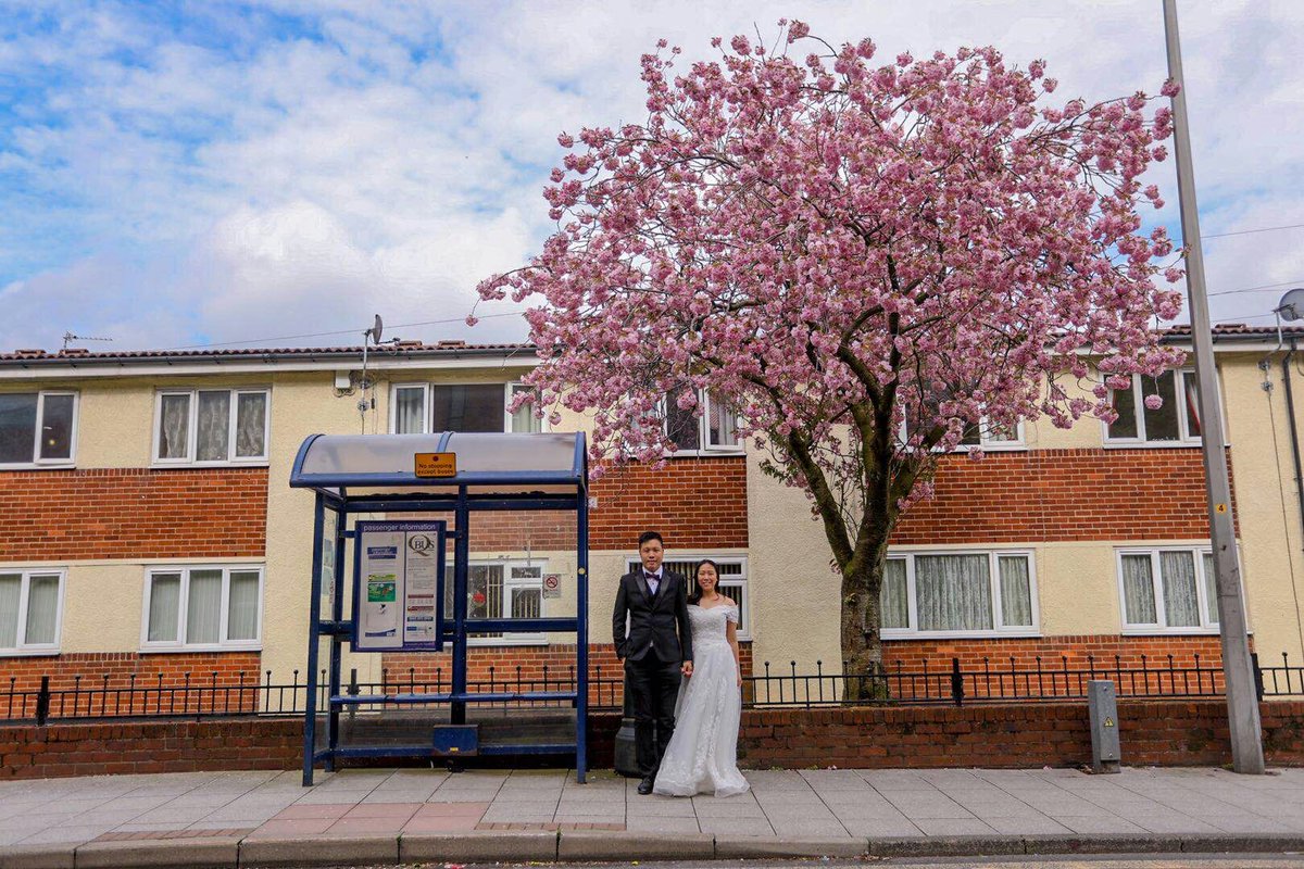 BBCLancashire's tweet photo. Would you consider #Preston for your honeymoon destination? Legend Liang did. He wanted his bride Carmen to see the city he studied in when he was a @UCLan student. They flew from China to see the sights... https://t.co/DgBZgFsZYD