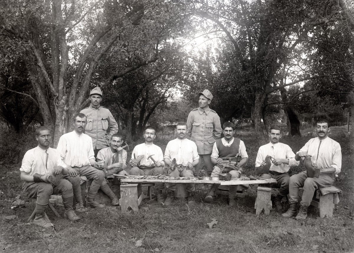”The regiment's shoemakers" (1917, Romania)
Discover rare images from World War I, films, 3D reconstructions of famous Romanian monuments and two 3D games reenacting international battles in the digital Encyclopedia "Romania 1918" available on any store.