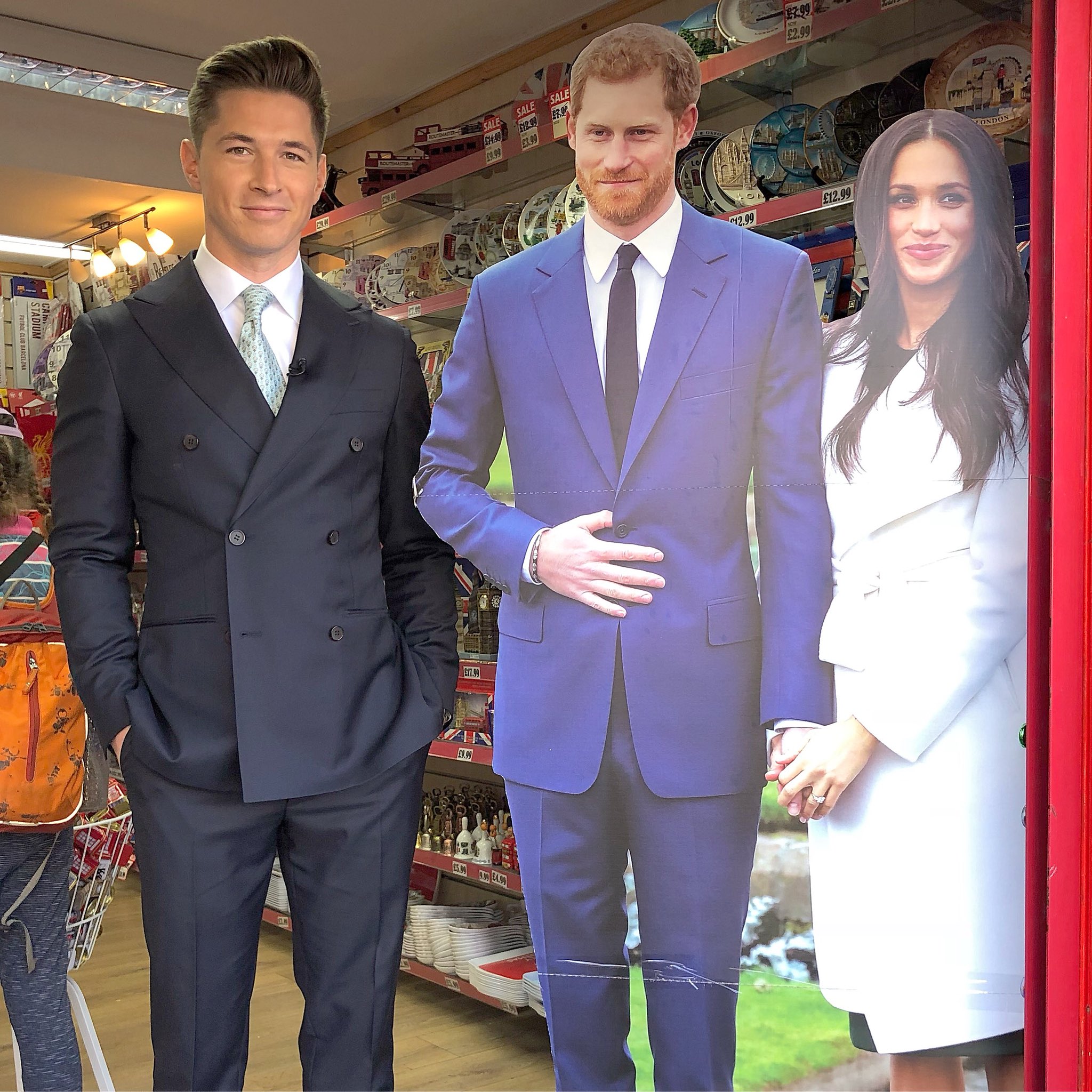 James Longman on Twitter: "Making friends #royalwedding  https://t.co/MBkDSExxKk" / Twitter