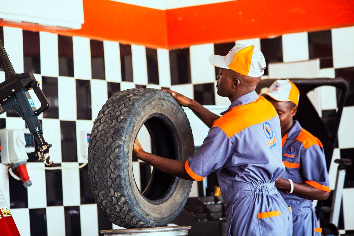 nileenergyltd's tweet image. We are ready to serve you. Enter any of our service stations and experience an extra treatment on your car. buff.ly/2vFPWU7  #Gazfuel

#Nileenergy #WheelAllignment #TyreClinic #GazAutoServices