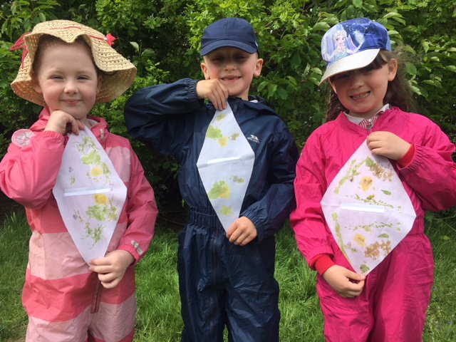CETBrum's tweet photo. @HMInfants Year 1 making their own #leafprinted #bunting by experimenting with various shaped leaves &amp; coloured meadow flowers!!!
See the full album at https://t.co/qmV8VN25hd
#CETBrum #ForestSchool #outdoorlearning #handsonlearning #ScienceInAction 
#creativity https://t.co/gFDjIjuemm