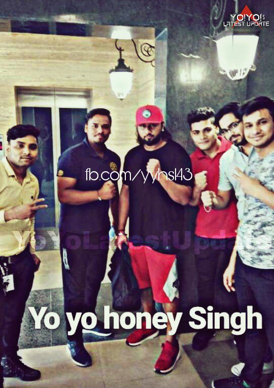 yoboySushain's tweet photo. @asliyoyo fan click at gym 💪 💪
Exclusive pic #yoyohoneysingh at gym💪
Ready for new video shoot🔥🔥
Like | Share | Support
#yoyohoneysingh #honeysingh #yoyo #yyhs #YoYoLatestUpdate #yyhs143 #yoyoisback #comingsoon #newvideo #newalbum #iv2 https://t.co/quk3096Y1W
