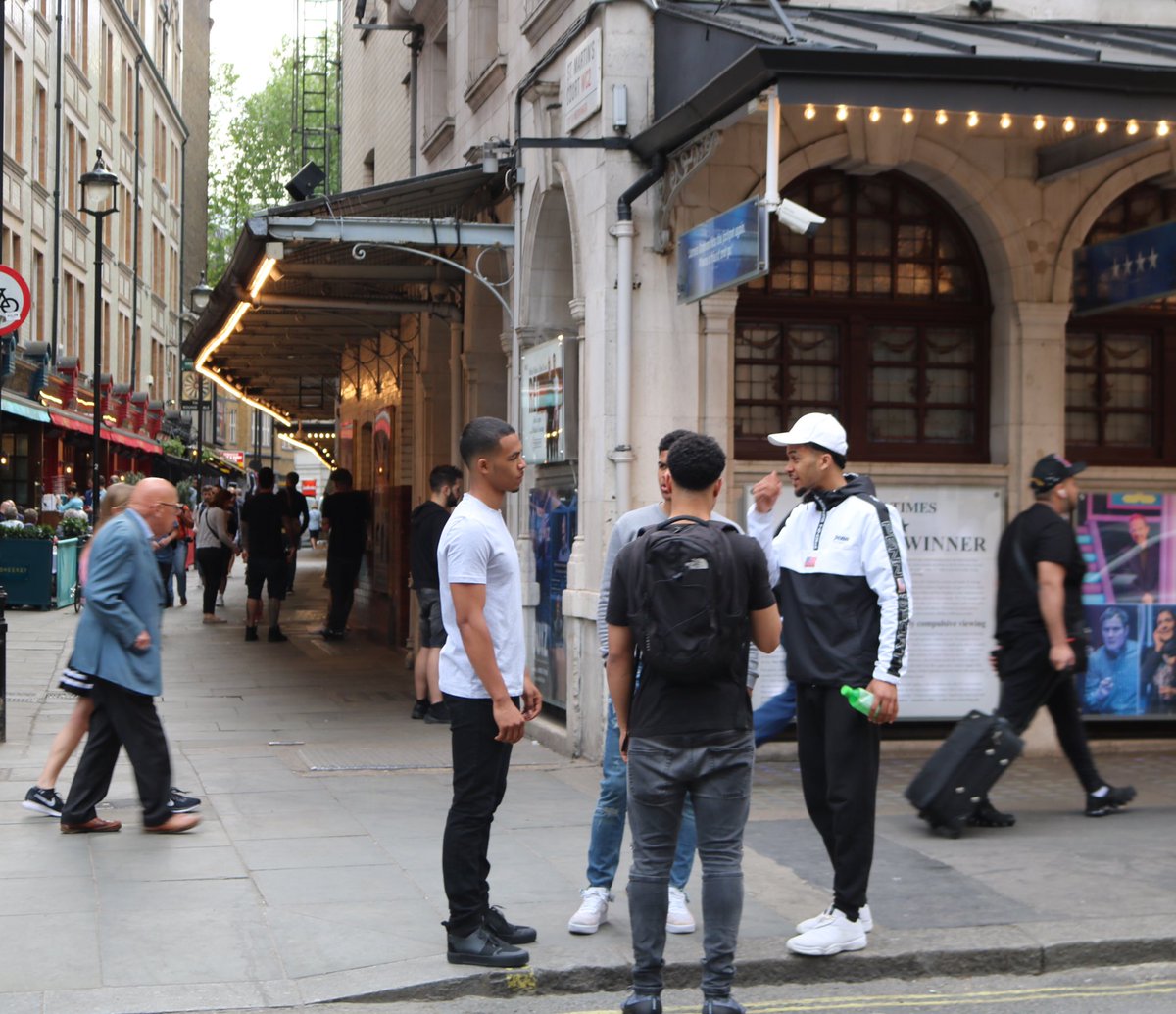 4_sakyi's tweet photo. IT’S A LONDON TING U KNOE 🌇 https://t.co/tlTrGQXx8b