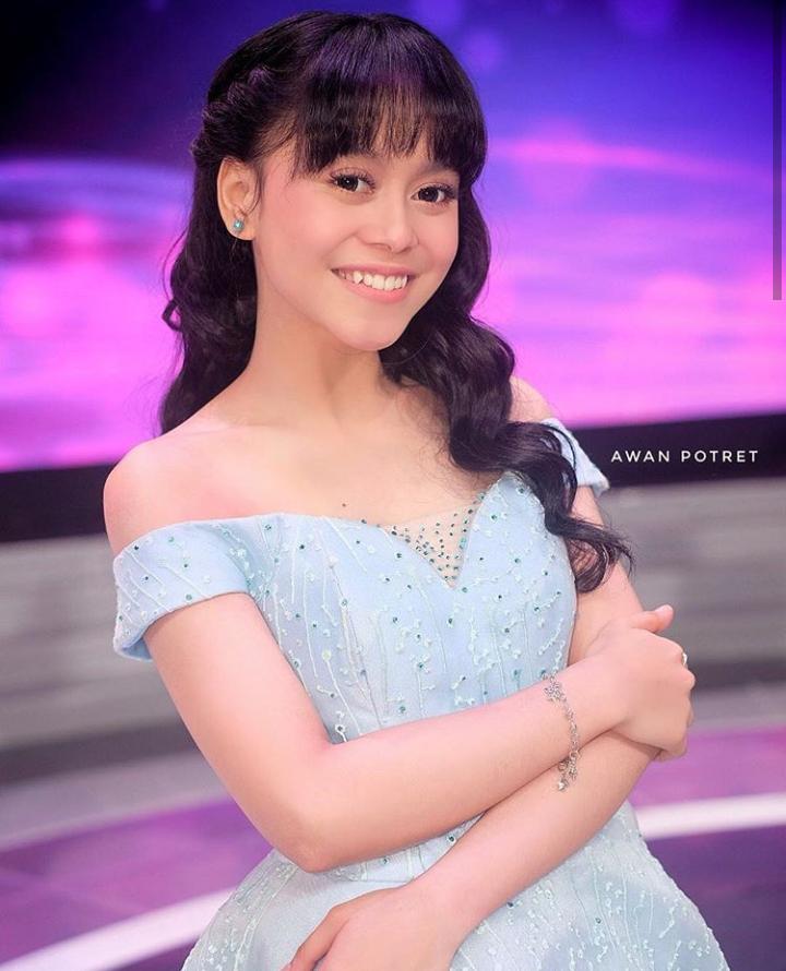 Lovee..Lovee.. pokonamah.. sehat selalu nya geuliss.. #LestiDiKonserAsianGames2018