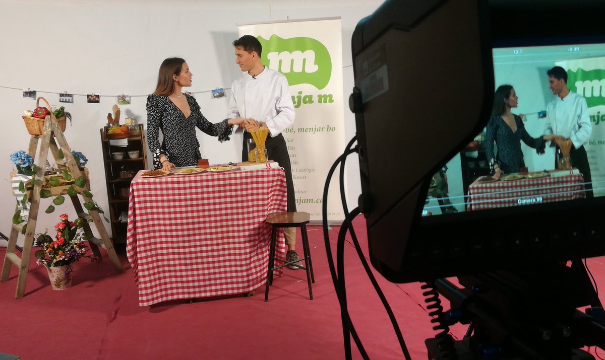 menja_m's tweet photo. Avui estem de rodatge 🎥📸!
#Menjarbé #Menjarbo https://t.co/mbwne7VFAm