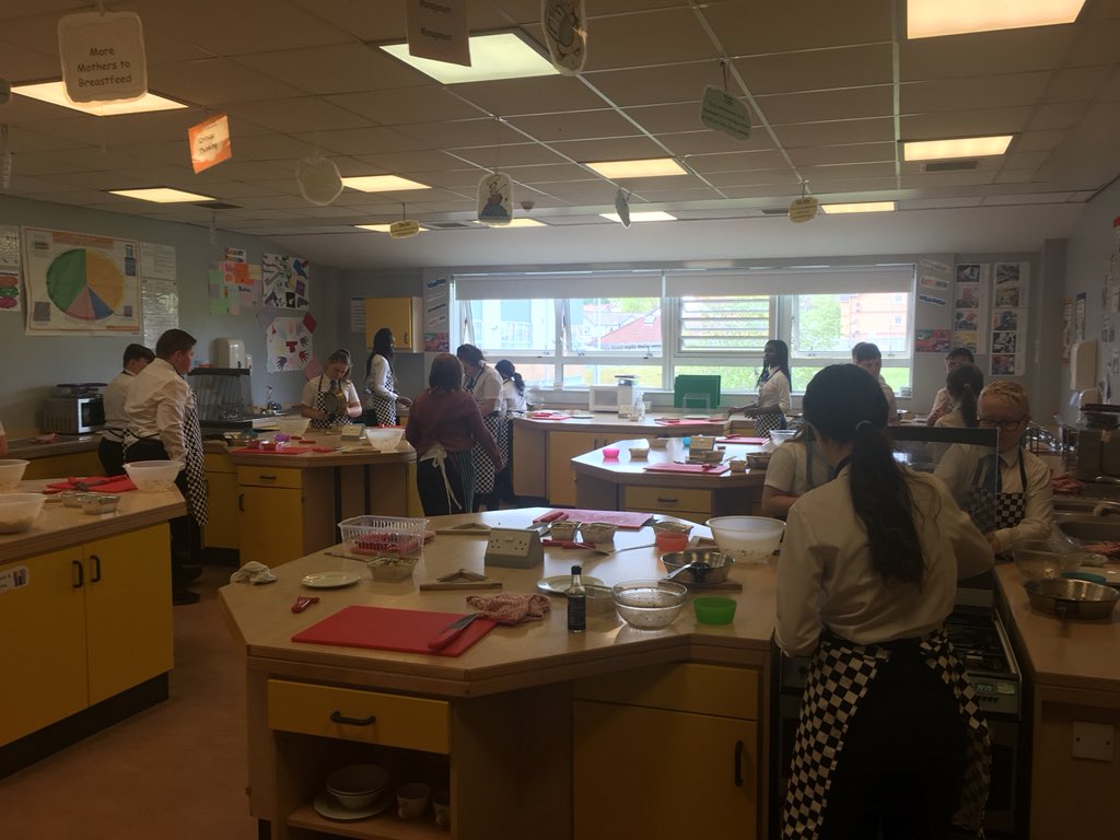 What a fantastic day’s cooking with the pupils at <a href="/StAndrewsRCSec/">St Andrew's Secondary School</a> <a href="/Springboard_UK/">Springboard</a> @SpringboardCEO <a href="/Gatherandgather/">Gather & Gather</a> <a href="/ricfyfe/">Ric Fyfe</a> #youngchefsatwork