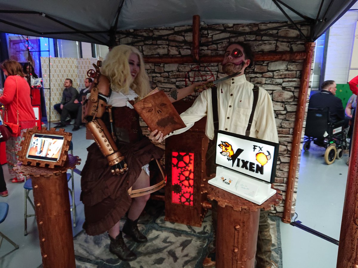 Vixen_FX's tweet photo. My Uni Showcase finale #steampunk #evildead inspired special effects makeup work #3dprinted parts by @MAKE_ME_A_ #celrobox #cr10 #polaroidplay3dpen #VermillionFX #skinillustrator @MehronUK @AshvsEvilDead @PS_Composites @ppiproducts @KryolanUK #mua #sfxmakeupartist #makeupartist https://t.co/N18NQLTliP