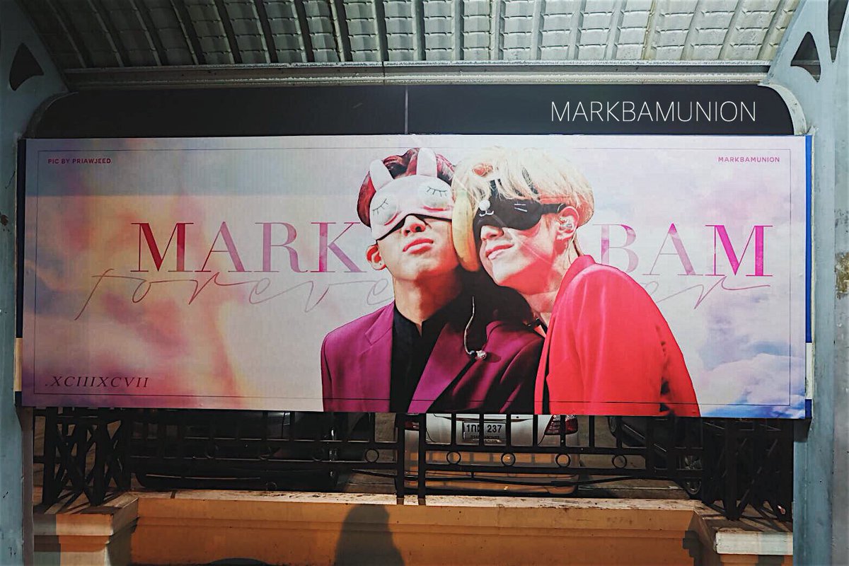 MARKBAMUNION's tweet photo. 2018 MARKBAMUNION SUPPORT
‘ #EYESONYOUINBKK ‘

IMPACT MEDIA BUS STOP
FOR #MARKBAM 💘

#มาร์คแบมภาคีปจ 
( 1 ) https://t.co/IK2fT7a8Sj