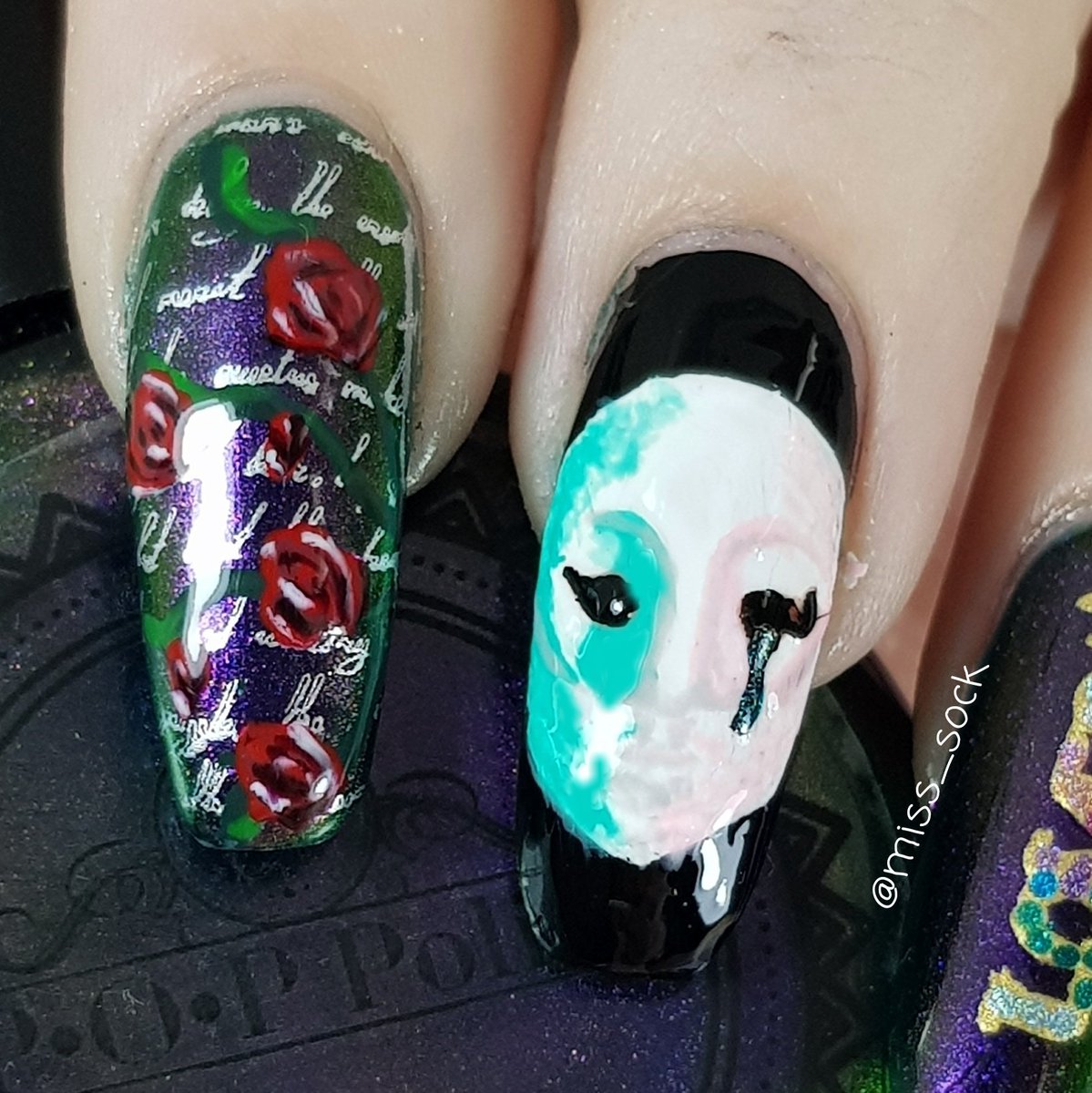 Miss_Sock's tweet photo. Done! @BTS_twt Singularity MV inspired nails. I used an amazing shifty polish from @pop_nail_polish as my base for this. Hope you like em 💜 #BTS #Singularity #SingularityMVOutNow #PremiosMTVMiaw #BTSArmy #nails #KimTaehuyng #LOVE_YOURSELF #LOVE_YOURSELF_轉_Tear https://t.co/4k3hf6qF51