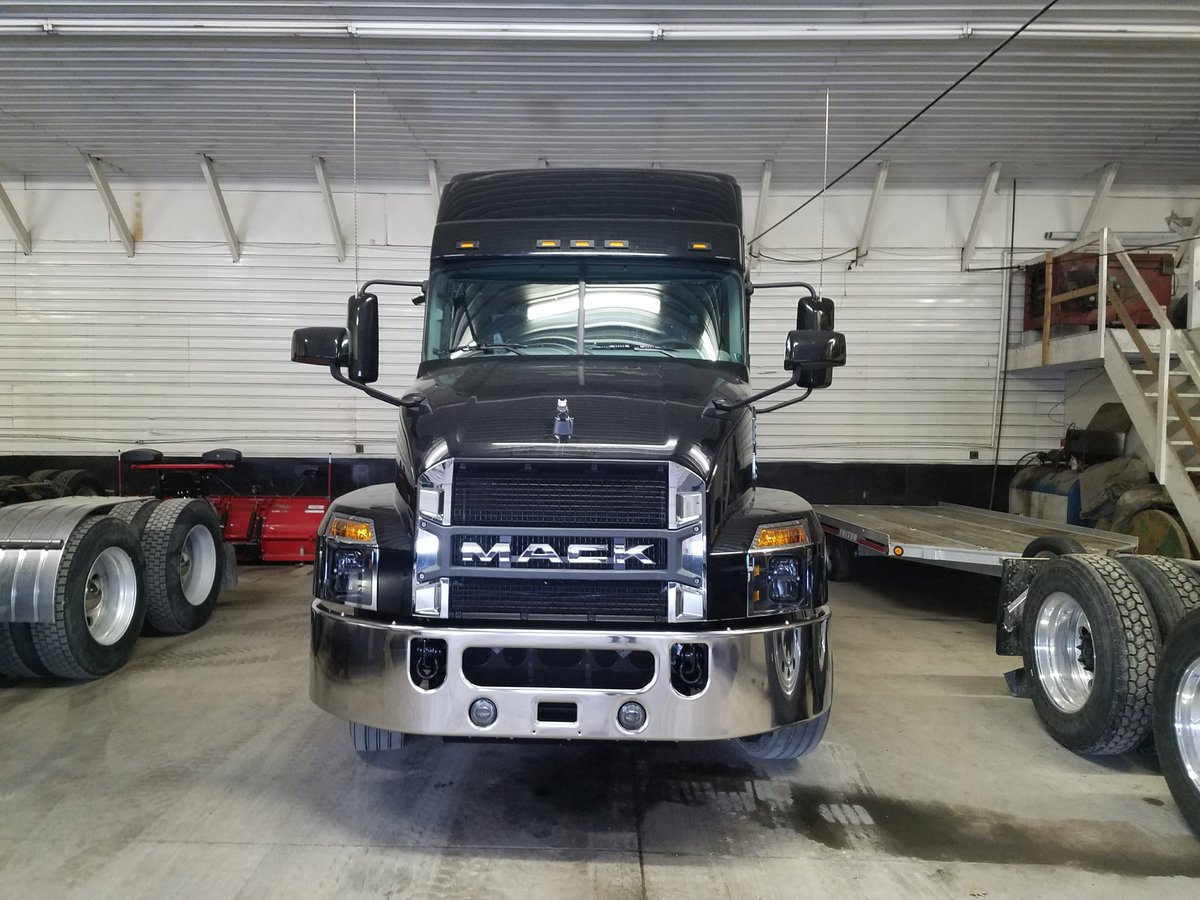 wwsellcorp's tweet photo. Third time is a charm, look what showed up in the garage this morning!!
That's right, its our 3rd Anthem
@MackTrucks @hellbenthagen @By_JackRoberts https://t.co/CPUwdsf6AH