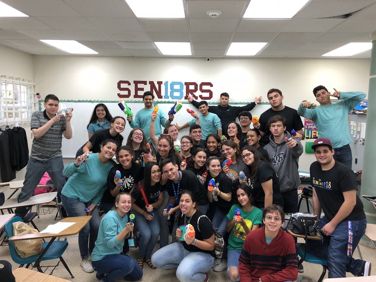bianca_lopez77's tweet photo. SEN18R PRANK 🔫💦 https://t.co/vHYMKKCtJC