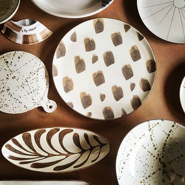 marioni_it's tweet image. Painting new samples for a  bespoke project👩‍🎨🖌 #marionithehomecollection #tableware #handmadetableware #bespoketableware #madeinitaly #ceramiclover #madewithpassion #madewithlove ift.tt/2rxMho0