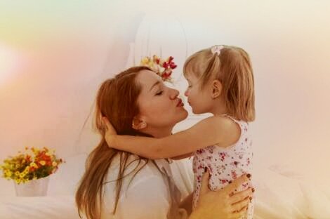 OaxFlore's tweet photo. Me di cuenta de que cuándo miras a tú madre estás mirando al amor más puro conocerás jamás 

-Mitchs Albam-

Felicidades a esos seres tan maravillosos que nos han dado la vida, sin importar las circunstancias siempre están para nosotros.
#Felicidades #FloreOax https://t.co/pvJvF4QuSt