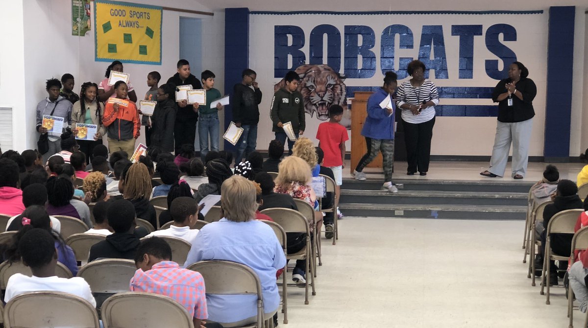 barnes_elem's tweet photo. Our Renaissance Achievement Awards were given out yesterday to students who had good attendance and good grades for the past nine weeks. Students were honored in the multi-purpose room with a ceremony and certificates. Way to go Bobcats! Keep up the good work! https://t.co/NsSEBIBoLn