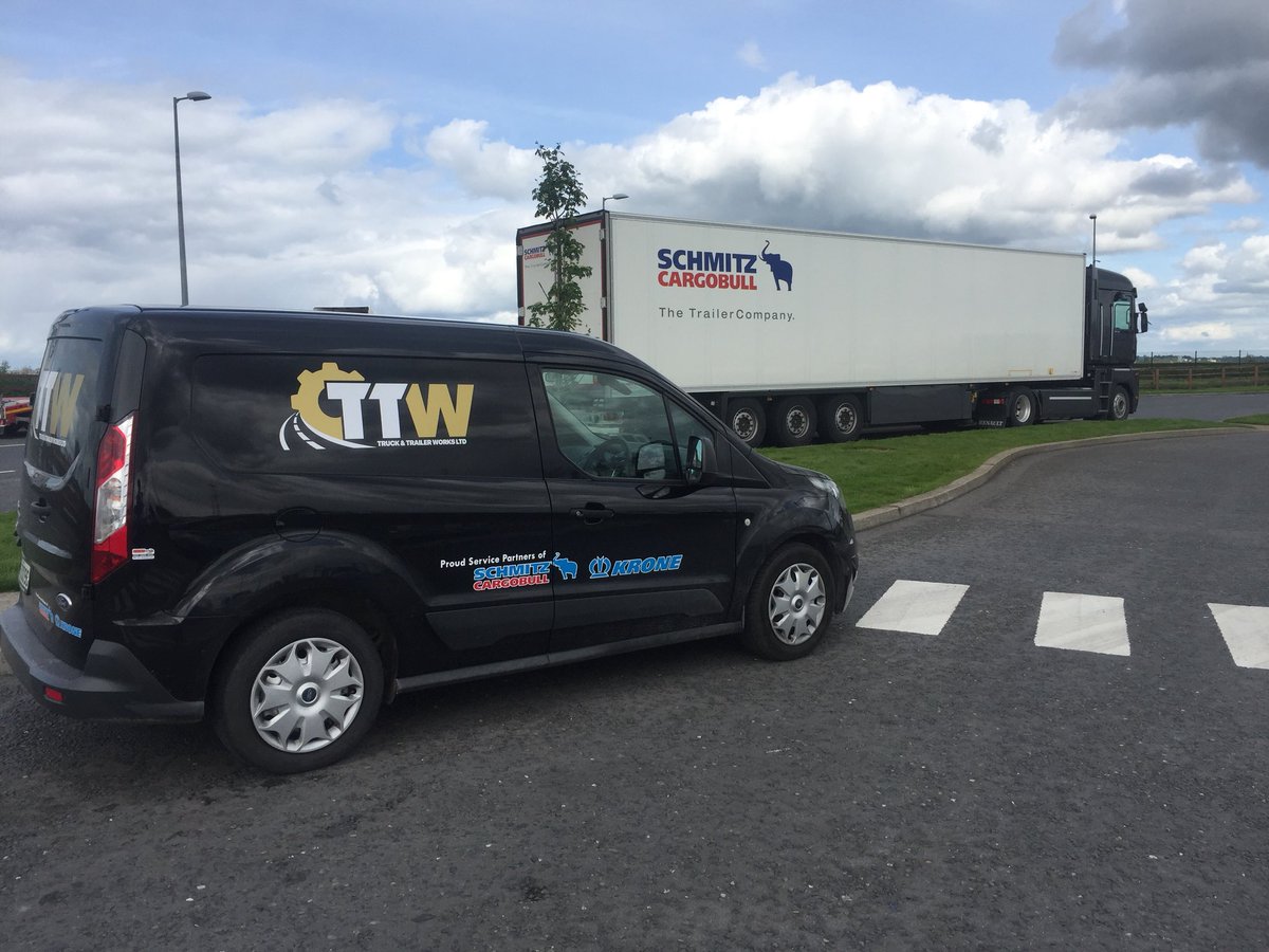 Out and about today, always on hand if trailer assistance required #AsGoodAsNew #schmitz #truck #trailer <a href="/TTW_IRE/">TruckandTrailerworks</a> <a href="/CargobullUK/">Schmitz Cargobull</a>