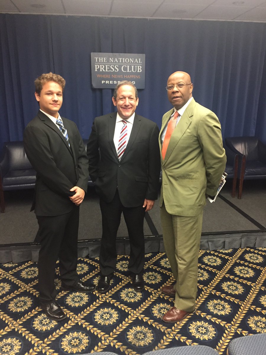 FirestormSol's tweet image. Thank you to .@GaryFranks for attending today!  #ShareTheFormula [pictured - Gary Franks with Brice and Jeff Albert] #SharetheFormula and #StopSchoolViolence