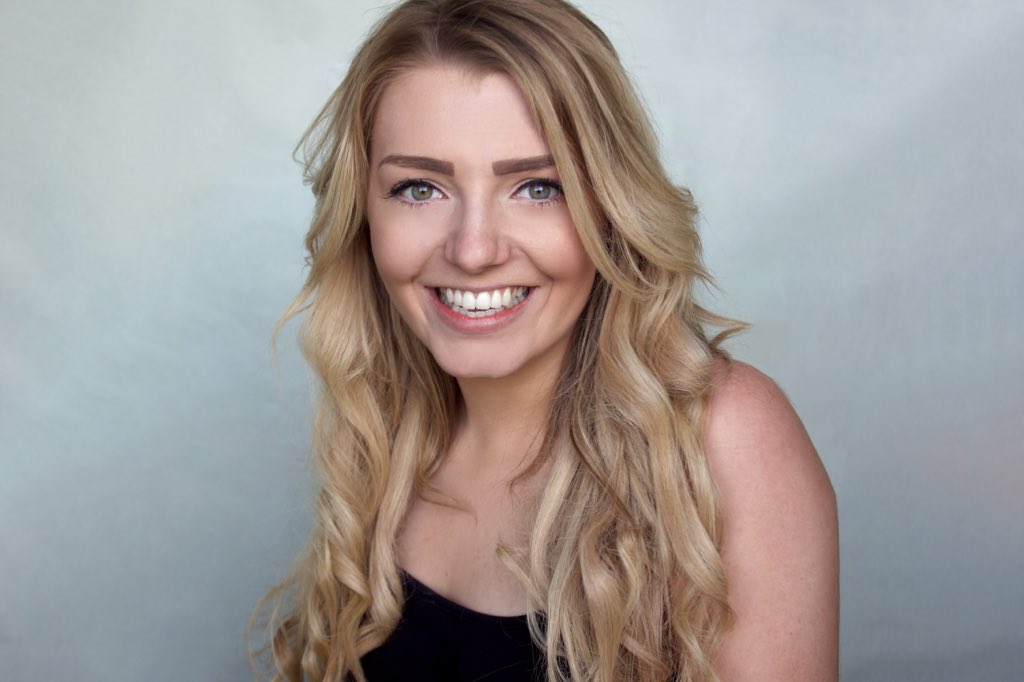 Actress <a href="/abbiephillips96/">Abbie Phillips</a> came in today for some updated shots. She is currently represented by Universal Talent Group 📷 #headshots