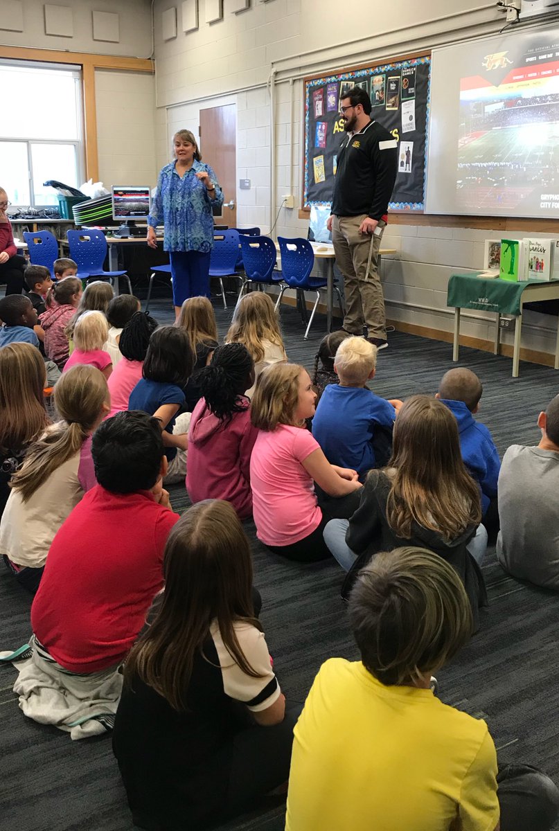 Mrs_McLeod4's tweet photo. We are so very #thankful for Andrew coming to visit us today and share his story of #perseverance and #hardwork. Congrats on making the CFL! You are very lucky to have him @OttawaRedBlacks! #ThankfulThursday @WCDSBwellness @stjoesjaguars https://t.co/b7PXX2gvx4