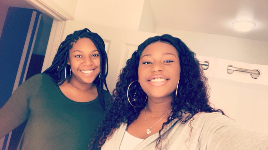 MyaDianeMcGraw1's tweet photo. Just because we always have our disagreements but, this is family and most importantly my only sister‼️ I Love You Brooksie 💕🤞🏽 #MamaStrongGenes https://t.co/1d8rlkO4La