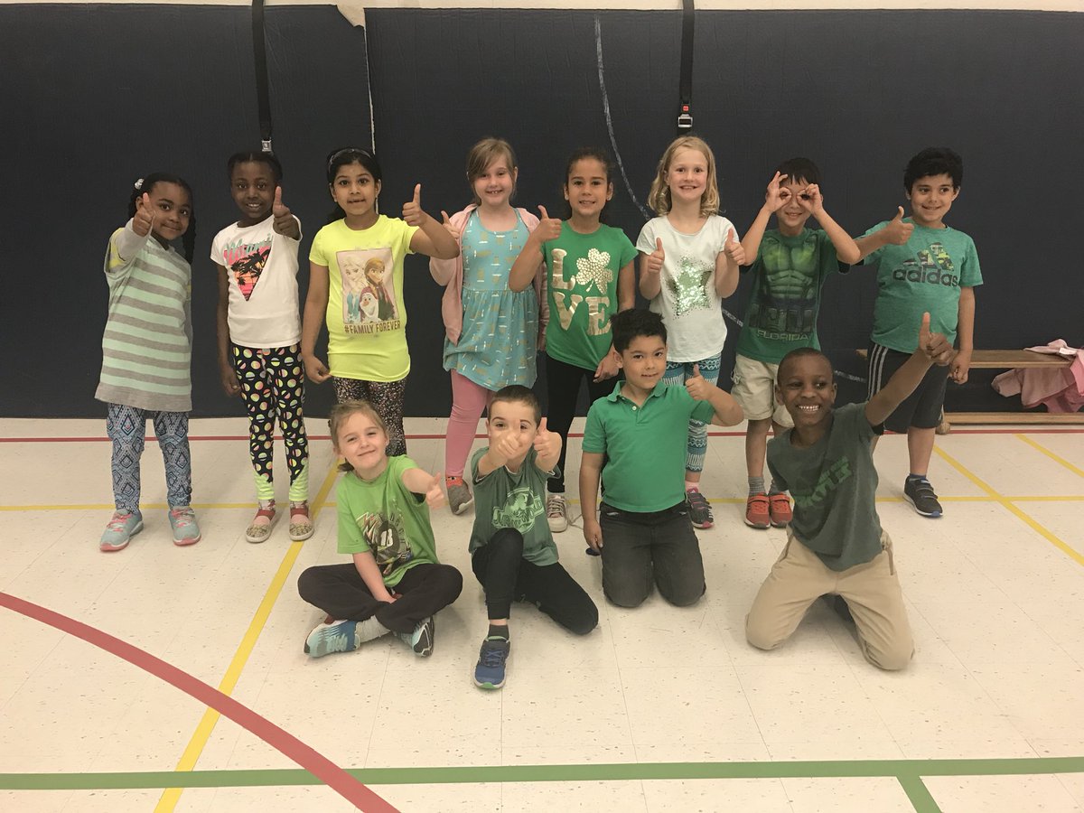 MeadowcrestPS's tweet photo. Getting our green on for children’s mental health week at #meadowcrestps @DDSBHealthyMind #GetLoud https://t.co/b8N8pqNayr