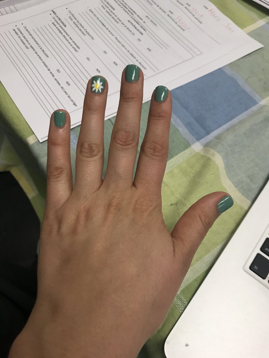 Mme_Mott's tweet photo. Prioritizing our wellness and mental health this week is easy when Mrs.mammone’s class offers free manicures! Thanks for looking after us!! #MentalHealthAwarenessWeek #CatholicEducationWeek #stpatsworks #ottawanailart #ottawanails https://t.co/4Kz9UFjp4Y