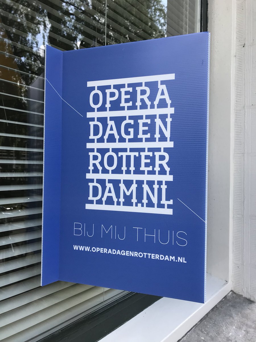 jorienjansen's tweet photo. Gastheer/-vrouw @bowmas en @jnszn in afwachting van hun gasten bij de start van @Operadagen #odr18 #vollebak https://t.co/ug9dquXZBi