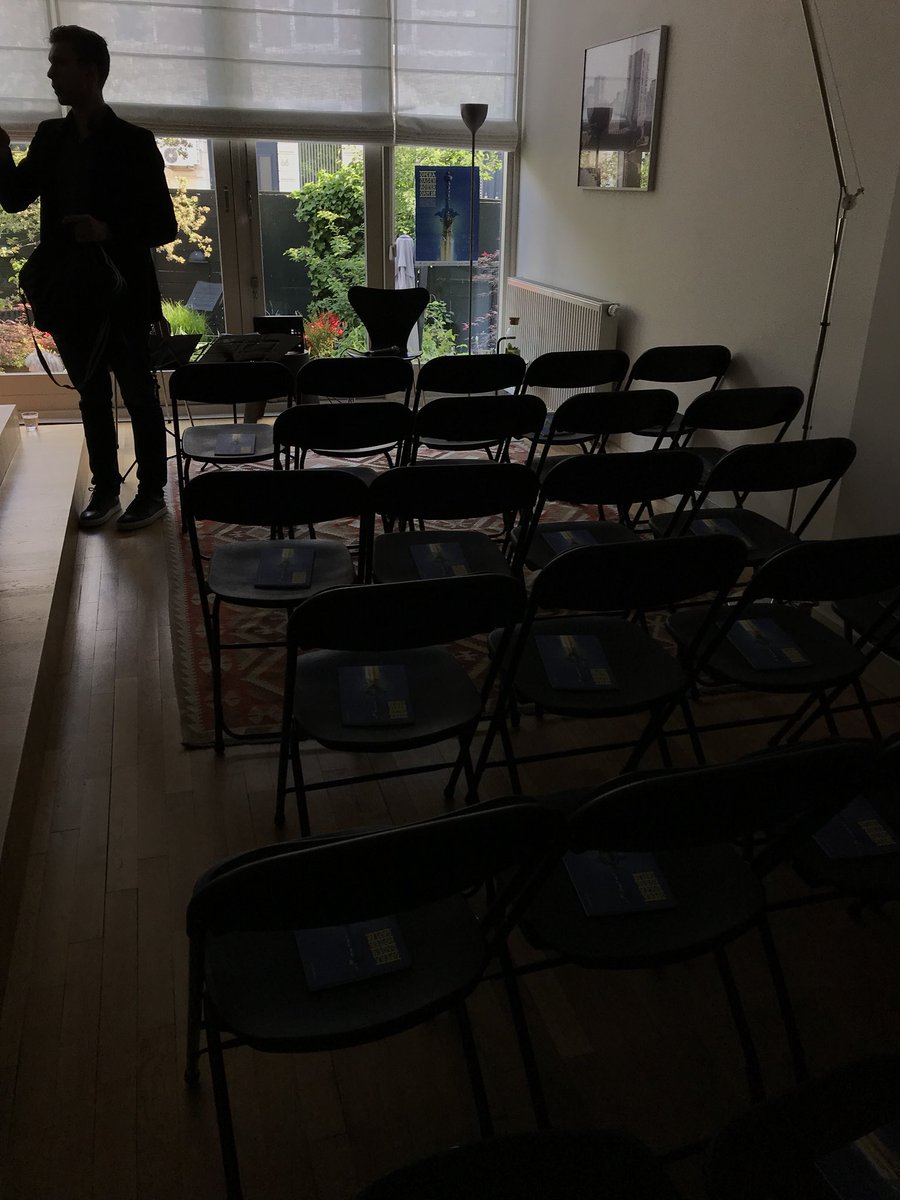 jorienjansen's tweet photo. Gastheer/-vrouw @bowmas en @jnszn in afwachting van hun gasten bij de start van @Operadagen #odr18 #vollebak https://t.co/ug9dquXZBi