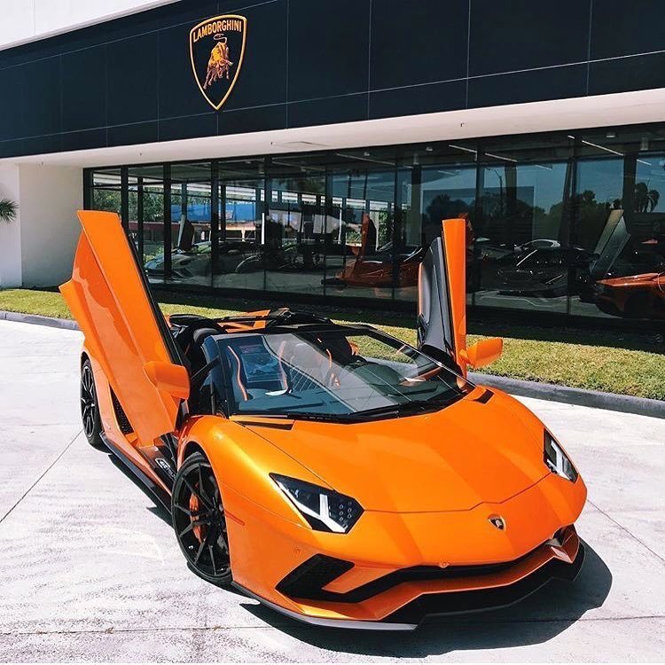 AutosModel's tweet photo. Lamborghini Aventador π₯π₯
#Lamborghini #LamborghiniAventador #AutosModel #AutoMotive #SuperCar #RacingCar #Car #Vehicle https://t.co/UiNGu0QECq