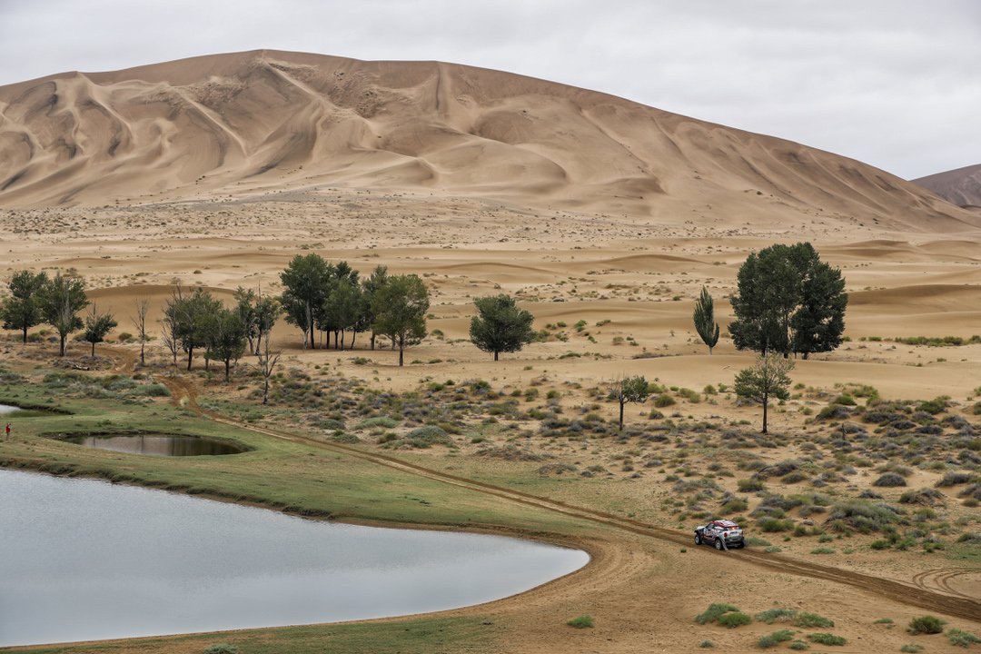 silkwayrally's tweet photo. Is it exactly on our planet?
#roadtoMoscow
#silkwayrally2018 https://t.co/Pfa7RoxODF