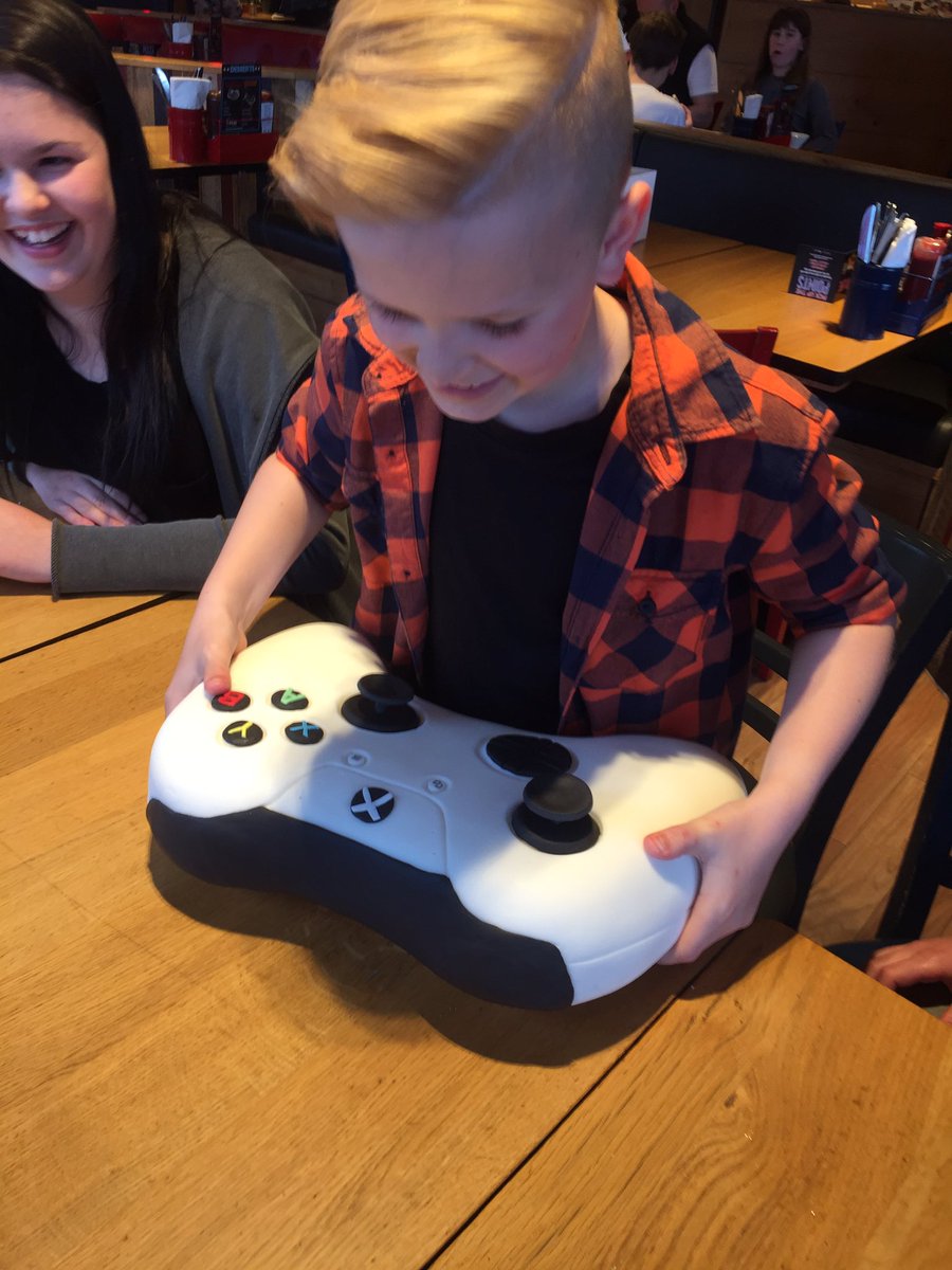claired159's tweet photo. My boy's cake I made for his 10th birthday, so much fun to make, and he could hold it! Took a week to eat mind 🤣😬🙈 #Xbox #Microsoft @Microsoft #gaming @Xbox https://t.co/PYQMYPJk02