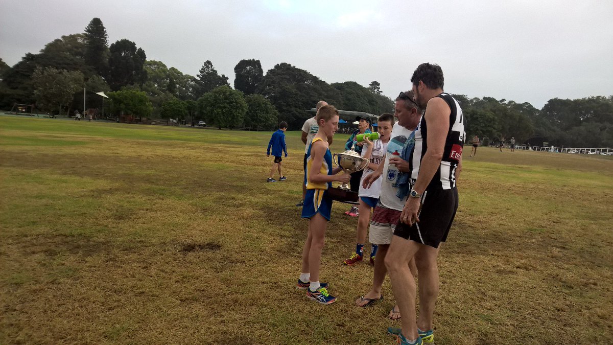 TwitRRathy's tweet photo. Anzac day eve gets 🛑🔨🕖 to #1 again. Sweet beating purple🐒 monkey🐵. Midweek break and timekeeper for Anzac day white fence🏃🏻 🏃🏻 🏃🏻.... https://t.co/wwAWlcgpmR
