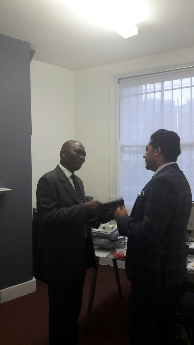 LawDigestAwards's tweet photo. Liju Thomas, Regional Director for ACN exchanging ideas with Roy Mobolaji of OWL financials https://t.co/DEdEg46ZQm