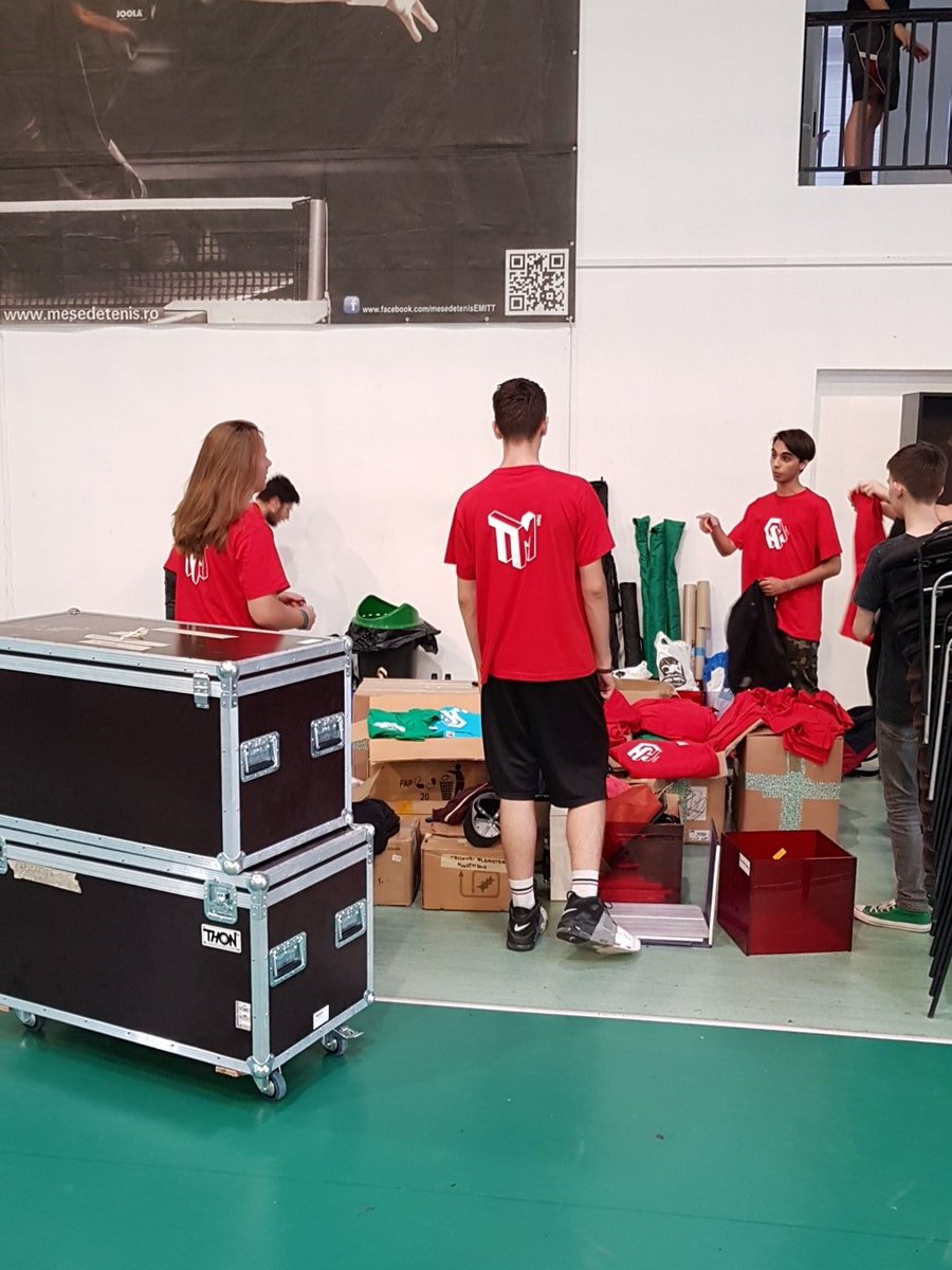 vladisac's tweet photo. work work ... volunteers getting ready to rumble #hacktm buildup https://t.co/Ck8Cn16S69