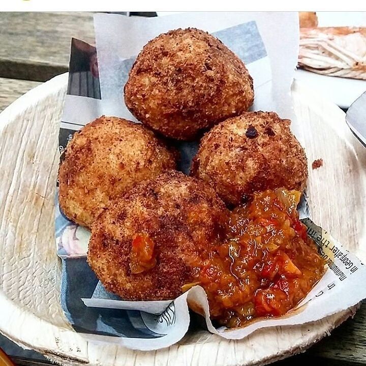 We will soon be releasing a short e-book of tasty #Vegan and #Vegetarian recipes. And yes, of course #JollofRice will make an appearance 😉
What more inspiration do you need for a great #NationalVegetarianWeek 😄