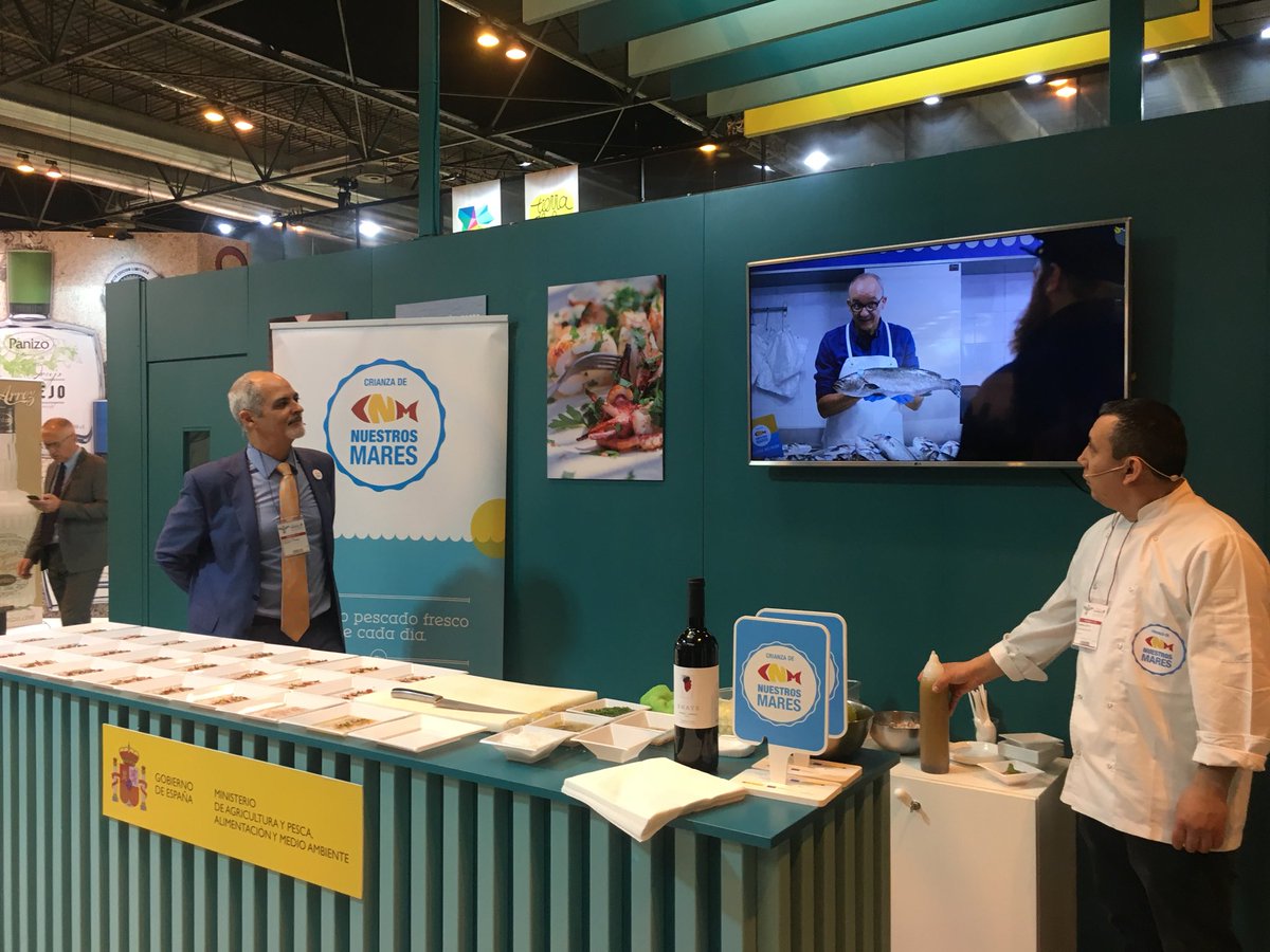 Interesante taller de ceviches de @Nuestros_Mares en #SalondeGourmets2018 a cargo de <a href="/chinofalso/">gabriel</a> Gracias s todos por vuestro interés