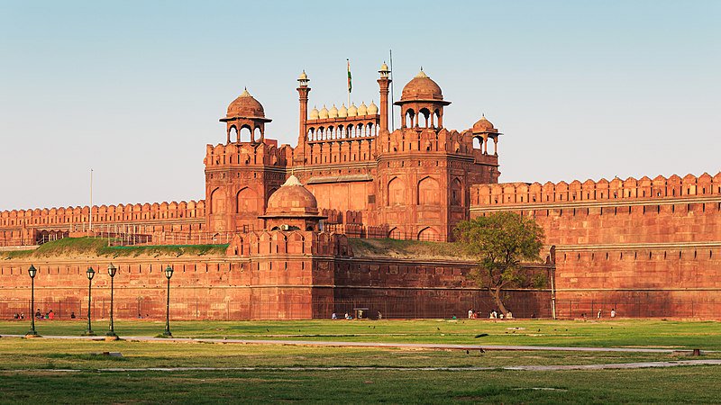 ElegantMicroWeb's tweet photo. The Case for Handing Over Management of #RedFort to a Private Company https://t.co/eT0chVWRey by @p_kartik #RedFortControversy #News https://t.co/IuVTLvpf8s