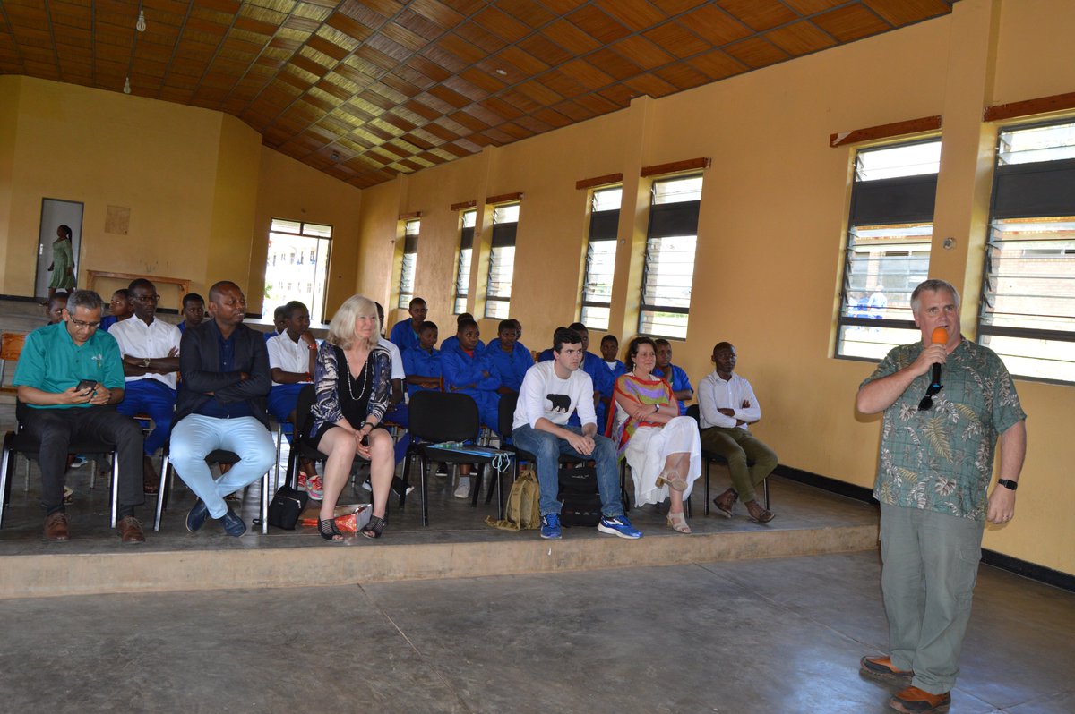 nyanzatss's tweet photo. The day was very busy. As the delegation from Djibouti were leaving, another group of solid works people visited our school. https://t.co/bV75xNFJc5