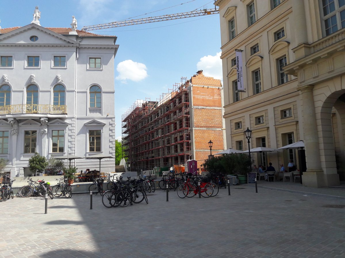 Ich bin ja nicht Max Baur, aber ein dokumentarisches Auge habe ich auch. Ansonsten sehr zu empfehlen: potsdam-museum.de/ausstellung/po…