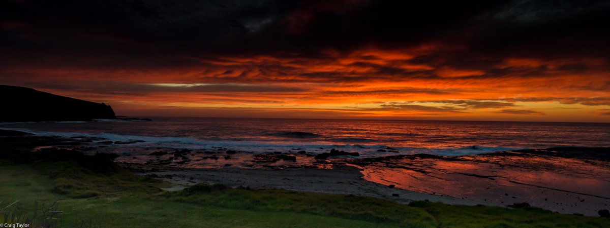 Craig70mtr's tweet photo. @SussanSays Sunrise this morning, they just keep coming. Black Head , Gerroa. Nice and cold where you are? Certainly chilling down nicely here.Time to break out the Iceland gear. https://t.co/dTF3N74zIL