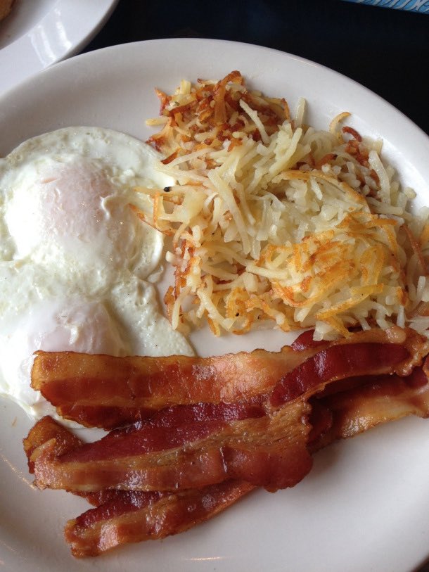 party__bus's tweet image. #Goodmorning I just woke up early to this #gloriousbreakfast got a long #commute ahead of me to my favorite job! #lifeisgood