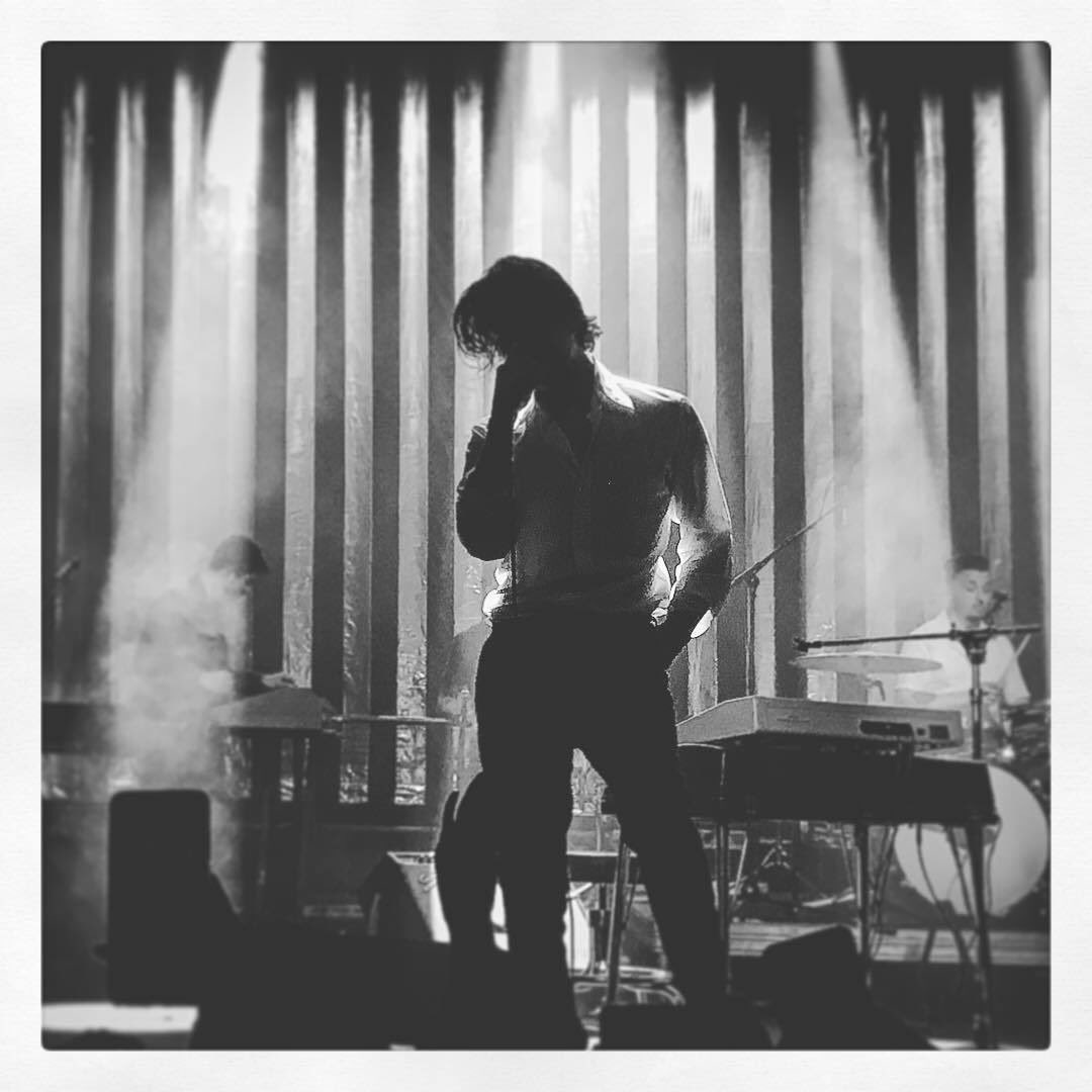 Arctic Monkeys News on Twitter: "Alex Turner at Brooklyn Steel https:/...