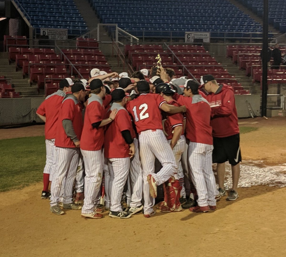 millsj08's tweet photo. This is what hard work and great leadership do. What a difference a year brings. Congrats @NWC_Baseball ! #GPACsweep #moreworktobedone! Keep bringing it at the next stage guys! https://t.co/RAWcKCzq5B