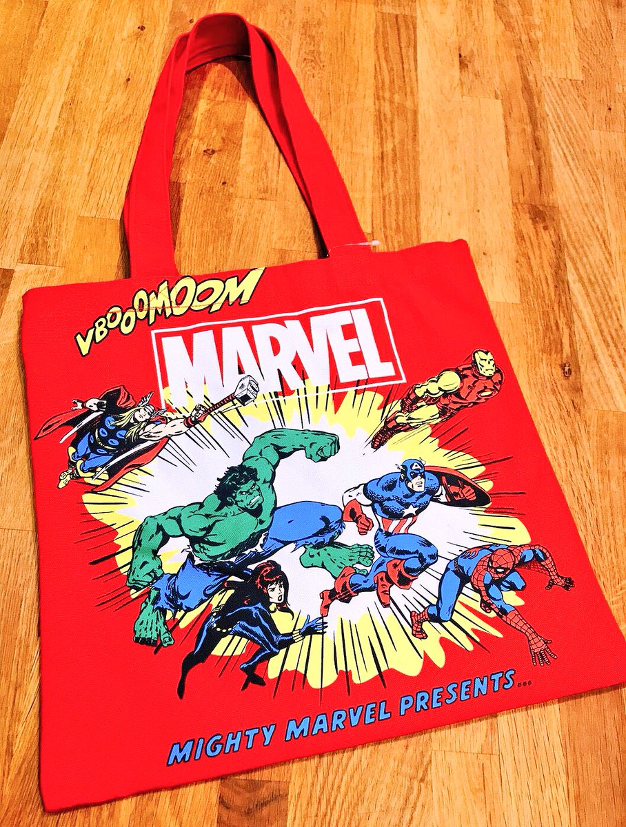 パニカムトーキョー 渋谷店 Marvel のポップで可愛いバッグシリーズが入荷しましたよ サイズも様々なので 用途に応じて使い分けてくださいね グッディバッグ 1 500 トートバッグ 1 000 ランチバッグ 1 0 パニカム マーベル キャプテン