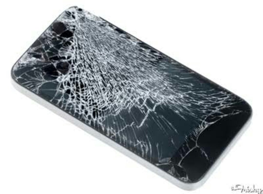 jerryjones99's tweet photo. Guys on olx be like "a few cracks but in perfect condition" https://t.co/1h1b3elSqP