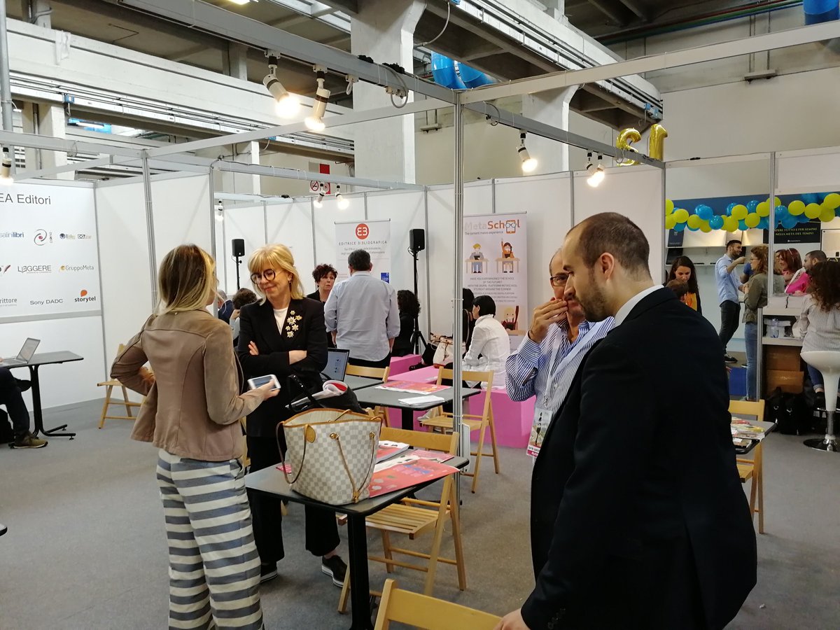 editoriaUnicatt's tweet photo. Preparativi in corso per l'appuntamento con #EIP2018 Editoria e TV ๐ Saremo nella Sala Editoria, in fondo al Pad.2 ore 14:00, qui al @SalonedelLibro ๐ #SalTo18 #editoriainprogress #areaeditoria #eip2018 https://t.co/KJEMiuhcSp