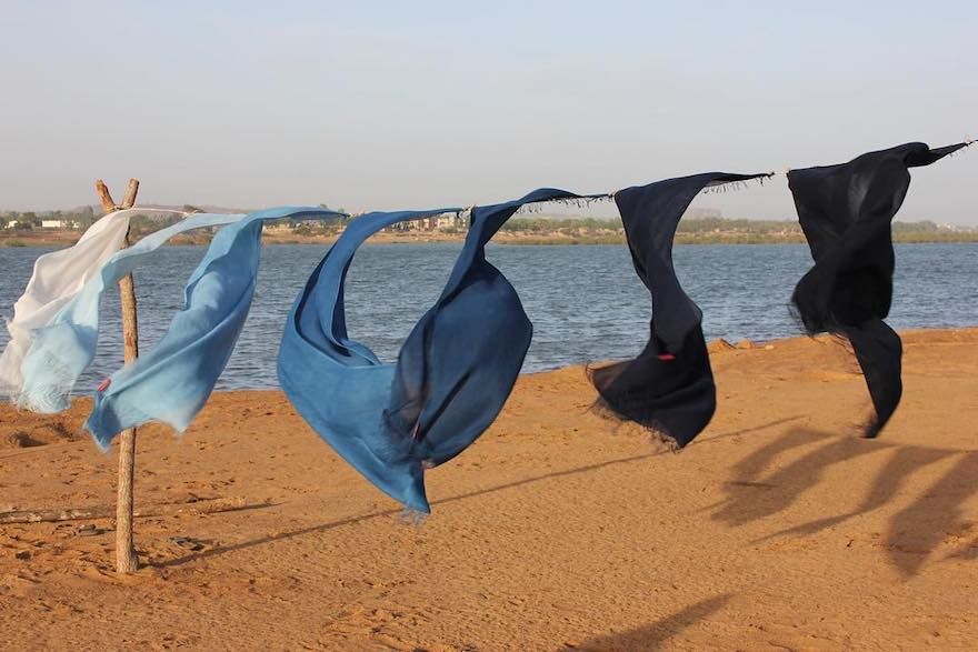 SolidGreen_SA's tweet photo. Malian textile designer Aboubakar Fofana on the hypocrisy of the fashion industry | Design Indaba #Sustainability #sustainablefashion, #whomademyclothes #trendforcasting https://t.co/8NeeziXq4Y https://t.co/ts2lnlfN1O