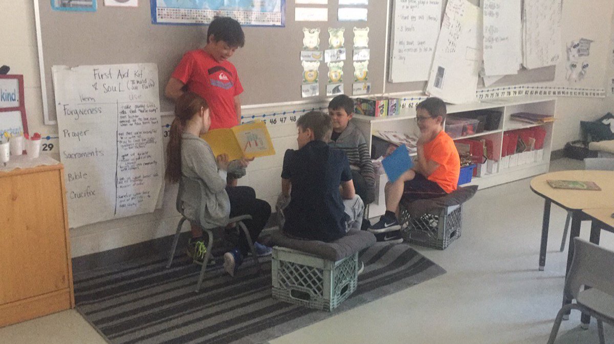mmewilson234's tweet photo. We did lots of reading en français during our buddy blocks yesterday! #CathEdWeek @StJamesFinn https://t.co/32r7WFGHxh