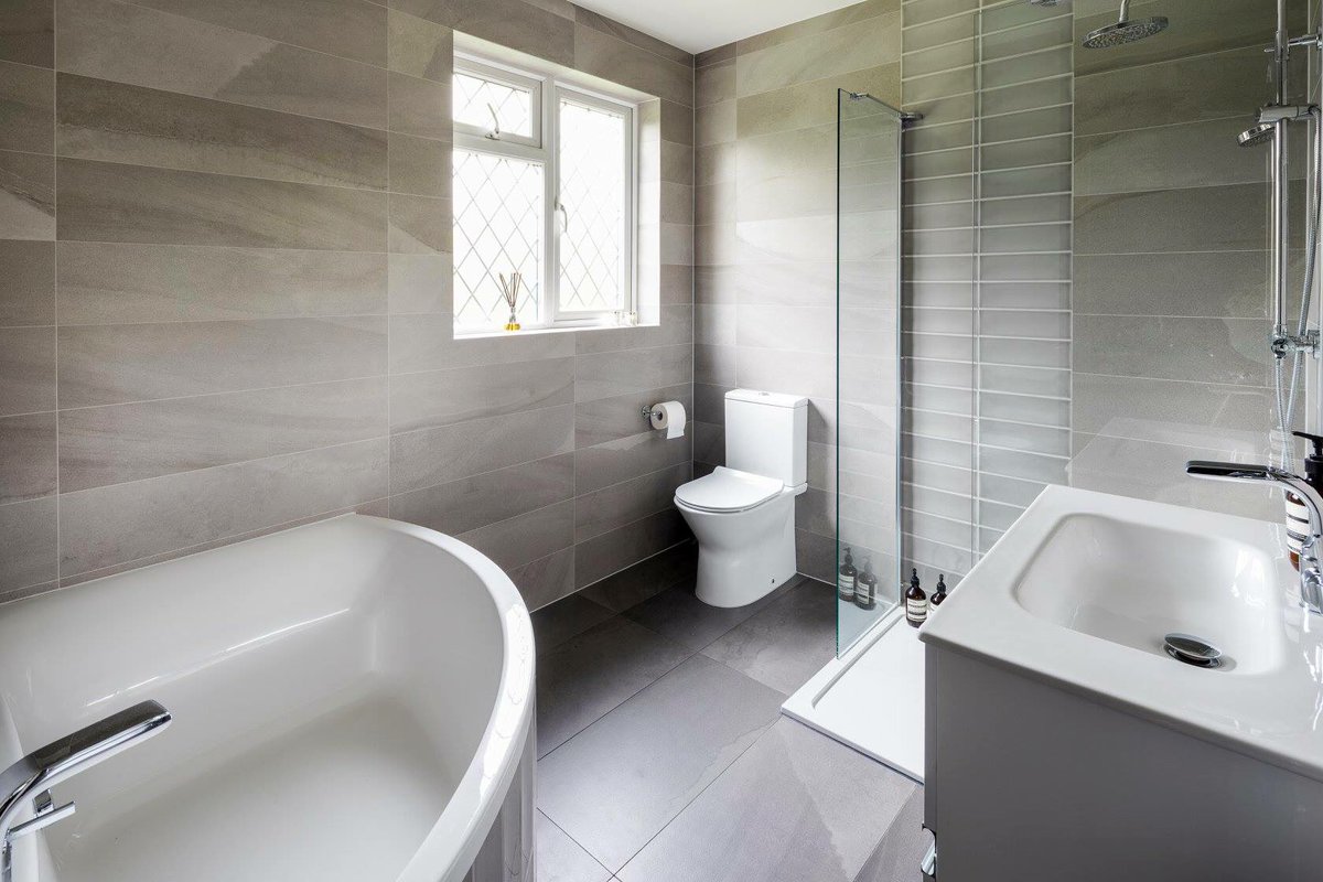 LinearLondon's tweet photo. Take your bathroom to the next level with this unique design by Linear London ! 

#interiordesign #bathroom #bathroomgoals https://t.co/Mr0929PsnV