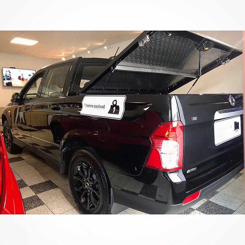 FUNMotorGroup's tweet image. ✨ New SsangYong Musso ✨
• • • •
- Fantastic Value Pick up
- 2.2 Diesel Engine 400 No Torque
- Selectable 4x4 with low range
- 1 Tonne payload
- 3.5 tonne towing capacity
- Only £20,590 plus vat 💸
• • • •
☎️ Contact us today on 01254 260422